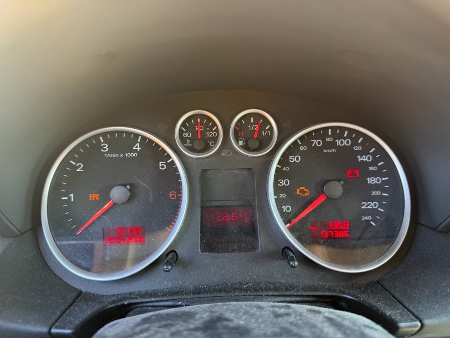 Audi A2 1,4, fotografija 4