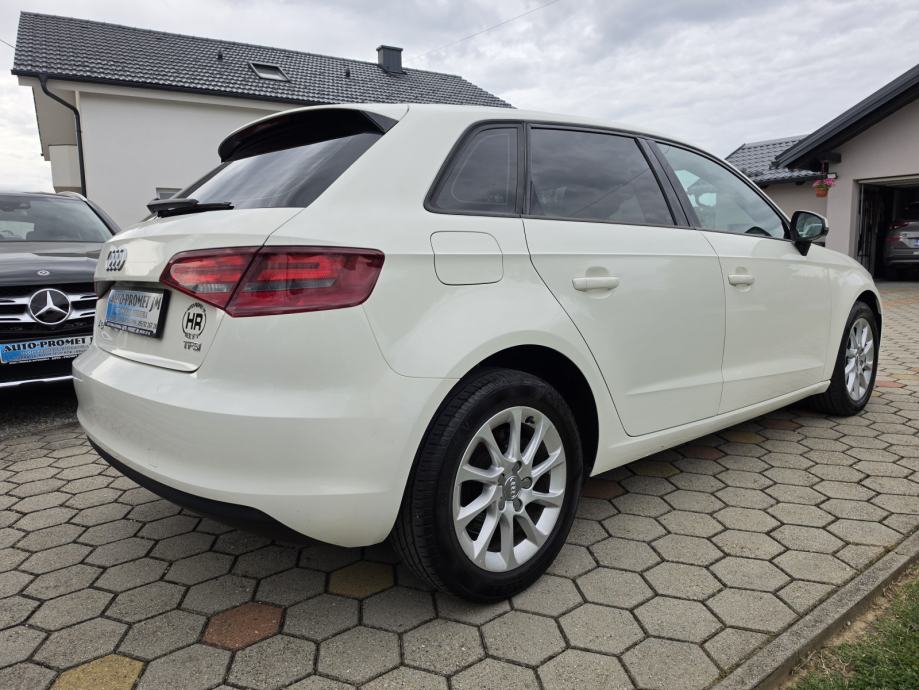 Audi A3 1,2 TFSI,,SERVISNA,,2.GOD.JAMSTVA,,170475KM, fotografija 6