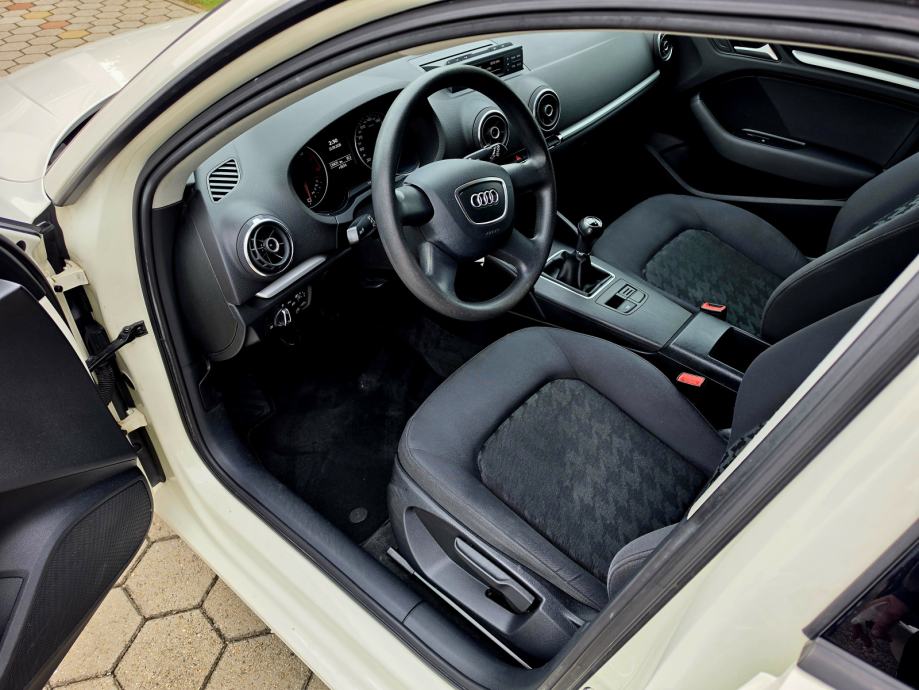 Audi A3 1,2 TFSI,,SERVISNA,,2.GOD.JAMSTVA,,170475KM, fotografija 10
