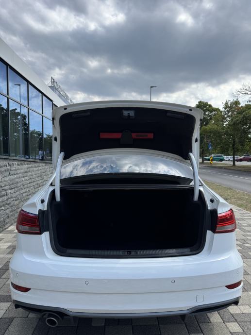 Audi A3 1,6 TDI - AUTOMATIK - S LINE FULL OPREMA - LIMUZINA - JAMSTVO, fotografija 11