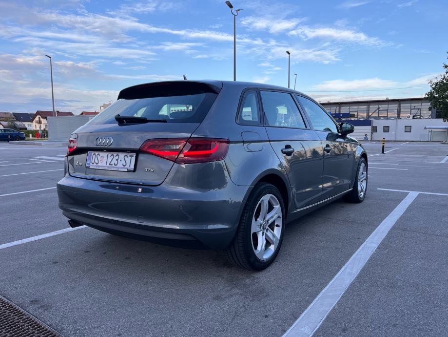 Audi A3 1,6 TDI BI-KSENON,LED SVIJETLA,GRIJANJE SJEDALA,AMBIENT LIGHT, fotografija 4