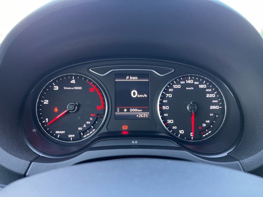 Audi A3 1,6 TDI BI-KSENON,LED SVIJETLA,GRIJANJE SJEDALA,AMBIENT LIGHT, fotografija 12