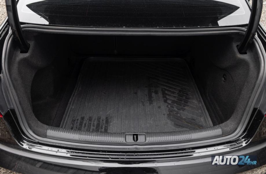 Audi A3 1,6 TDI Sport|RATA 210 €|1.VL|VEL. SERVIS|JAMSTVO|ALU|NAVI, fotografija 13