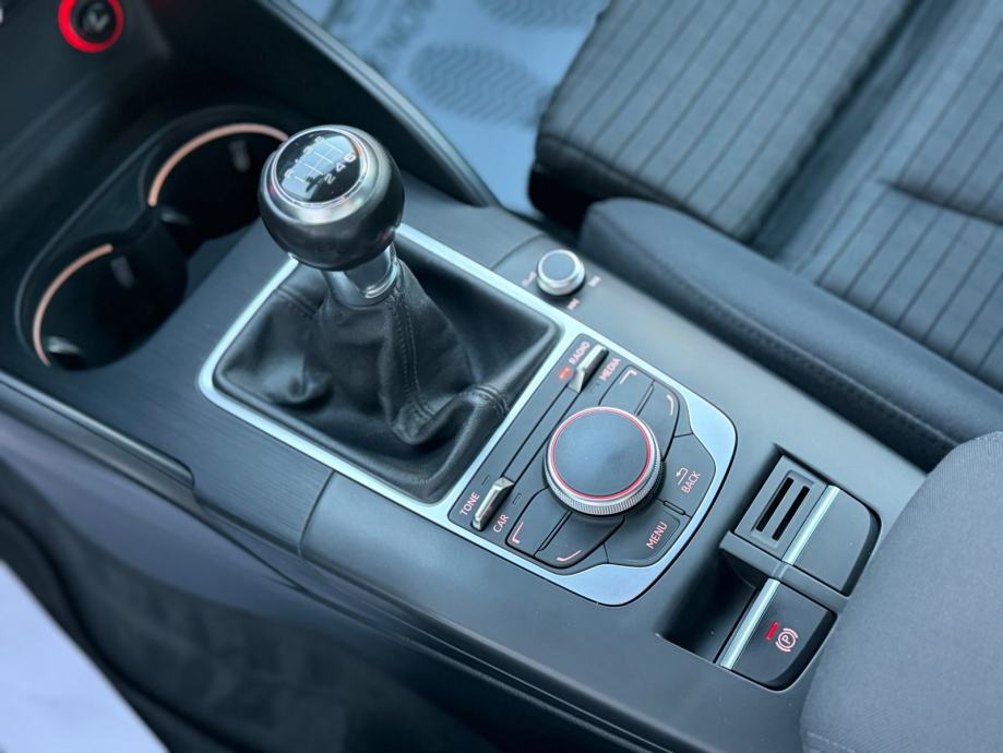 Audi A3 1,6 TDI SPORT LIMUZINA 110 KS 6 BRZINA LED NAVI ALU FELGE NOVO, fotografija 17