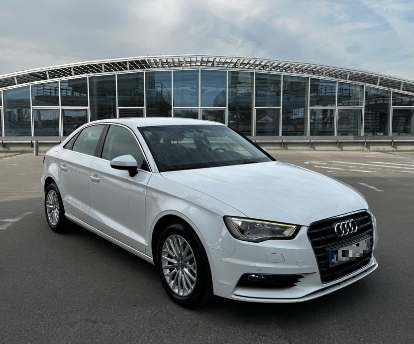 Audi A3 1,6 TDI S-tronic Automatik*Hr.Auto*Veliki servis*LED*Odličan*, fotografija 2