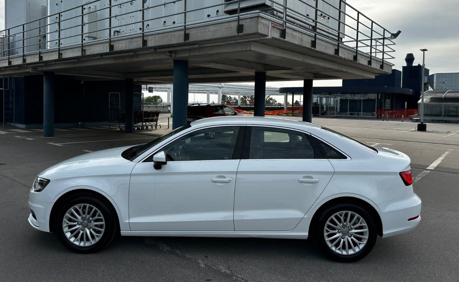 Audi A3 1,6 TDI S-tronic Automatik*Hr.Auto*Veliki servis*LED*Odličan*, fotografija 5