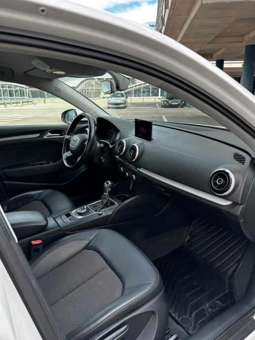 Audi A3 1,6 TDI S-tronic Automatik*Hr.Auto*Veliki servis*LED*Odličan*, fotografija 12