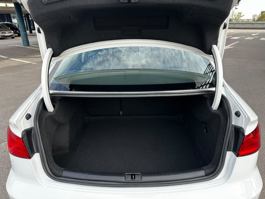 Audi A3 1,6 TDI S-tronic Automatik*Hr.Auto*Veliki servis*LED*Odličan*, fotografija 19
