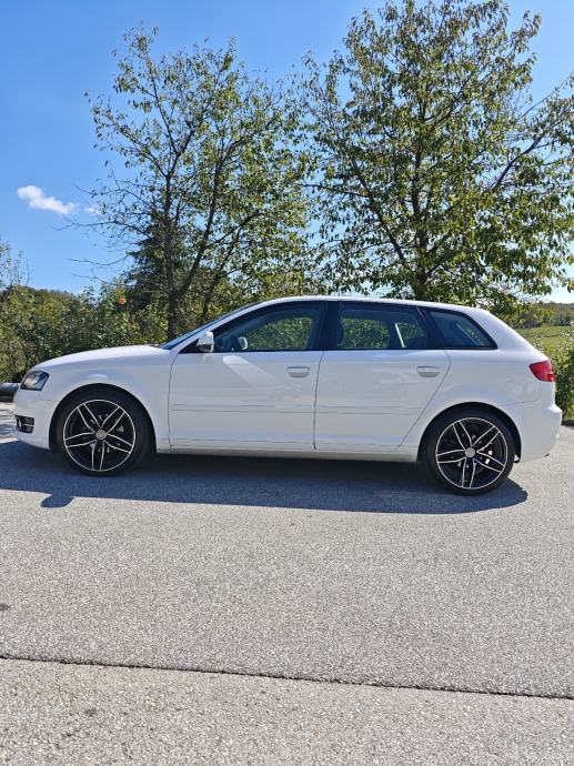 Audi A3 1,6 TDI S-tronic automatik, fotografija 4