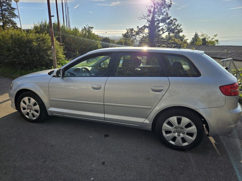 Audi A3 1,6 TDI S-tronic automatik, fotografija 3