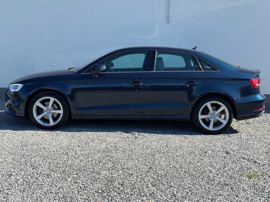 Audi A3 1,6 TDI s-tronic/ virtul cocpit/xenon/led/veliki servis/, fotografija 4