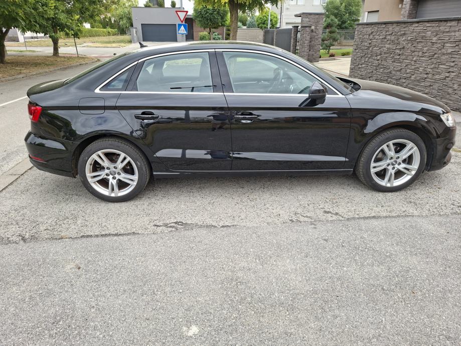 Audi A3 1,6 TDI * virtual cocpit * navigacija * prešao 57.200 km, fotografija 8