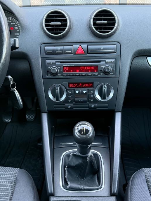 Audi A3 1,9 TDI SPORTBACK** DVOZ.KLIMA, REG 3 / 27, ALU 16 **, fotografija 12