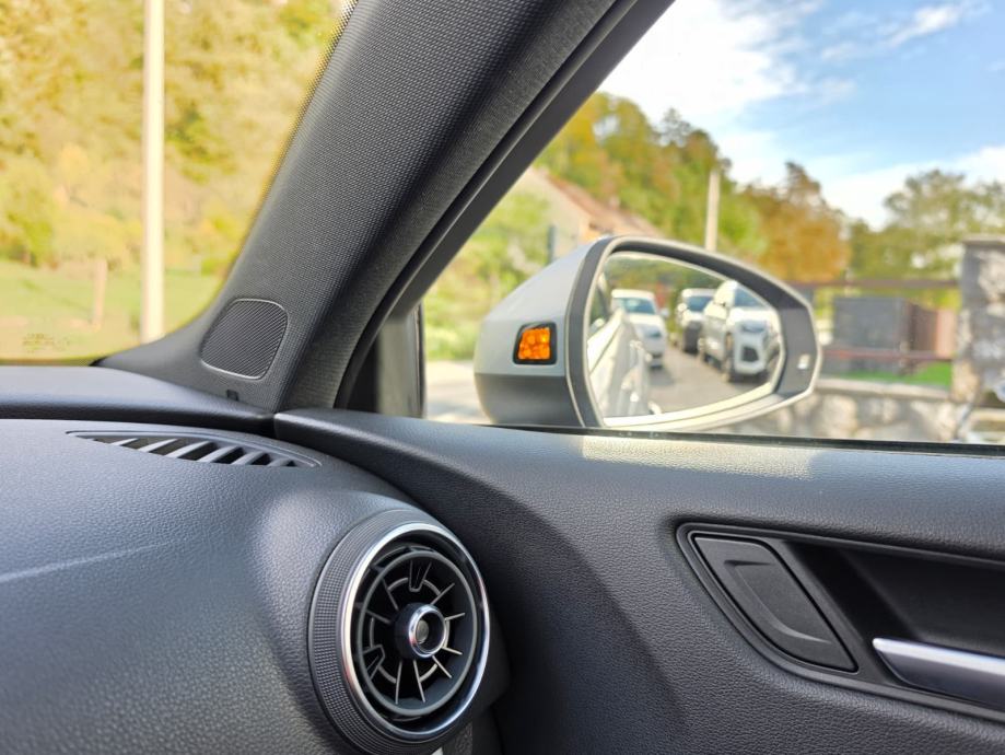 Audi A3 2,0 TDI limuzina — S line — panorama — virtual — servisna, fotografija 15