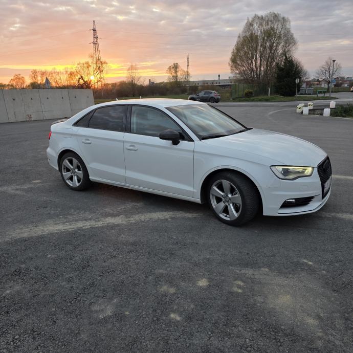 Audi A3 2,0 TDI Limuzina reg 31/05/27, fotografija 3