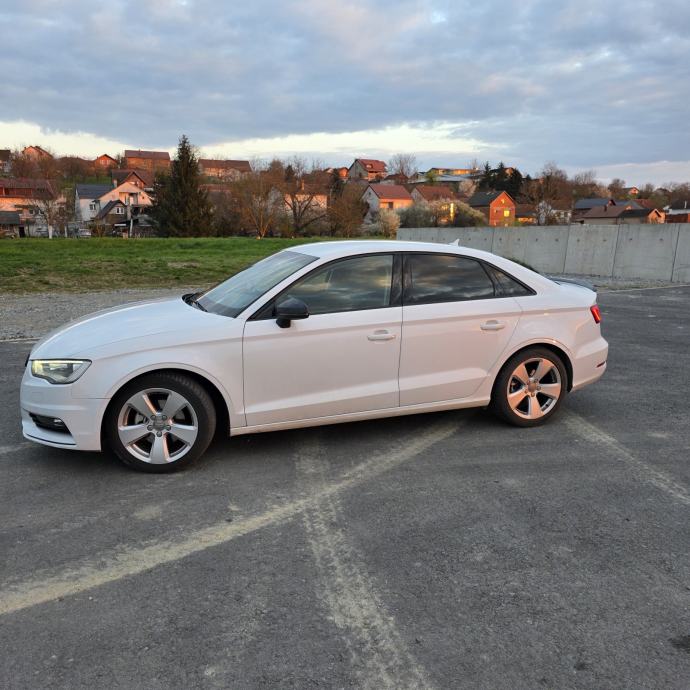 Audi A3 2,0 TDI Limuzina reg 31/05/27, fotografija 2