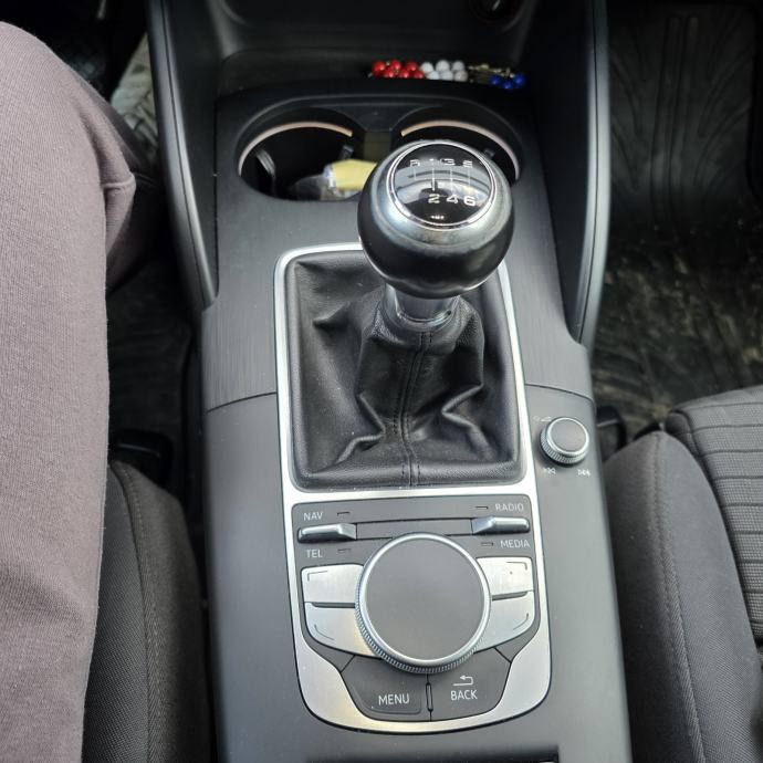 Audi A3 2,0 TDI Limuzina reg 31/05/27, fotografija 12