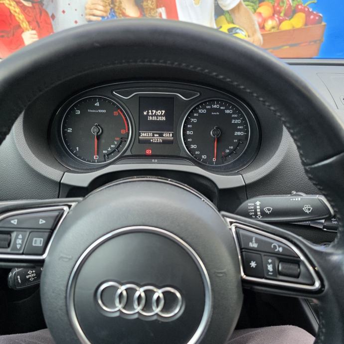 Audi A3 2,0 TDI Limuzina reg 31/05/27, fotografija 8
