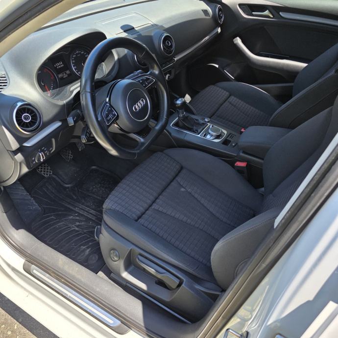 Audi A3 2,0 TDI Limuzina reg 31/05/27, fotografija 4
