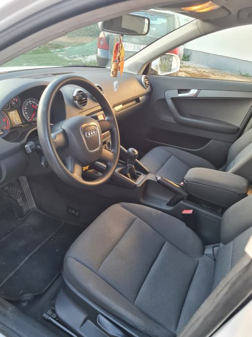 Audi A3 2,0 TDI, 146000km Original kilometraža!, fotografija 8