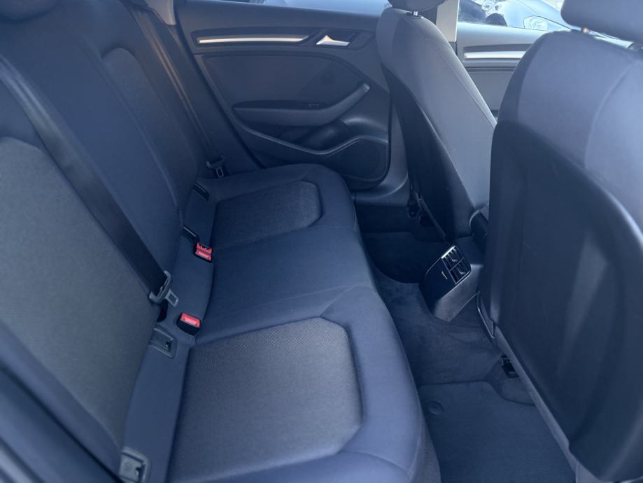 Audi A3 2,0 TDI Sportback Facelift *Nove gume--Veliki servis--Jamstvo*, fotografija 20