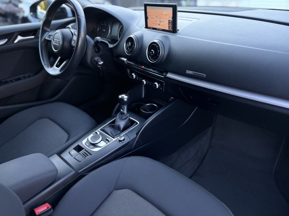 Audi A3 2,0 TDI Sportback Facelift *Nove gume--Veliki servis--Jamstvo*, fotografija 16