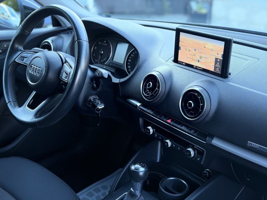 Audi A3 2,0 TDI Sportback Facelift *Nove gume--Veliki servis--Jamstvo*, fotografija 19