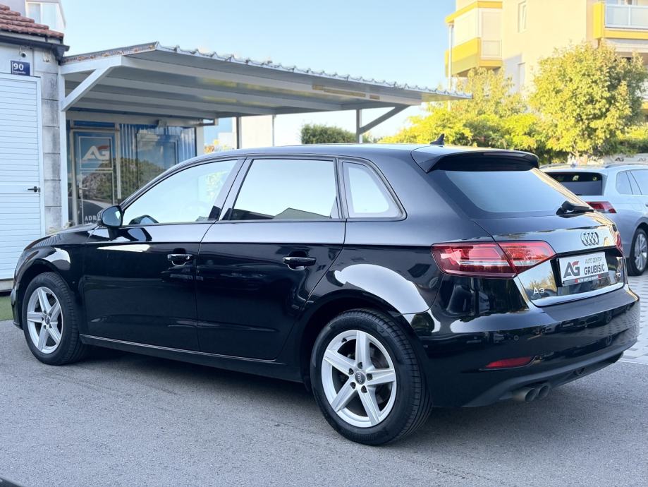 Audi A3 2,0 TDI Sportback Facelift *Nove gume--Veliki servis--Jamstvo*, fotografija 5