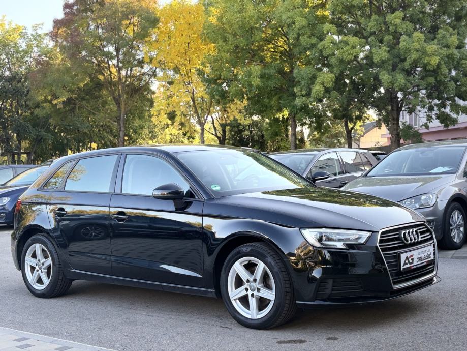Audi A3 2,0 TDI Sportback Facelift *Nove gume--Veliki servis--Jamstvo*, fotografija 9