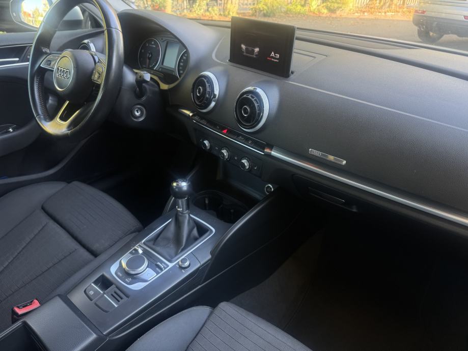 Audi A3 2,0 TDI Sportback *Novi model* *Servisna* *Jamstvo*, fotografija 15