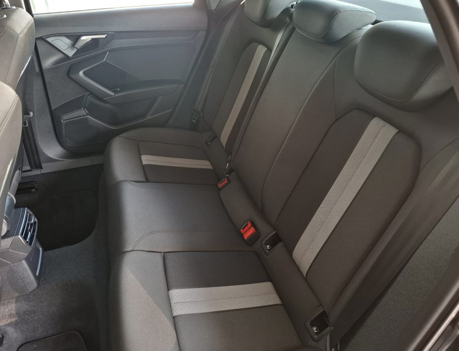 Audi A3 30 TFSI AUTOMATIK BERLINE VIRTUAL NAVI ACC FULL LED PARKPILOT, fotografija 11