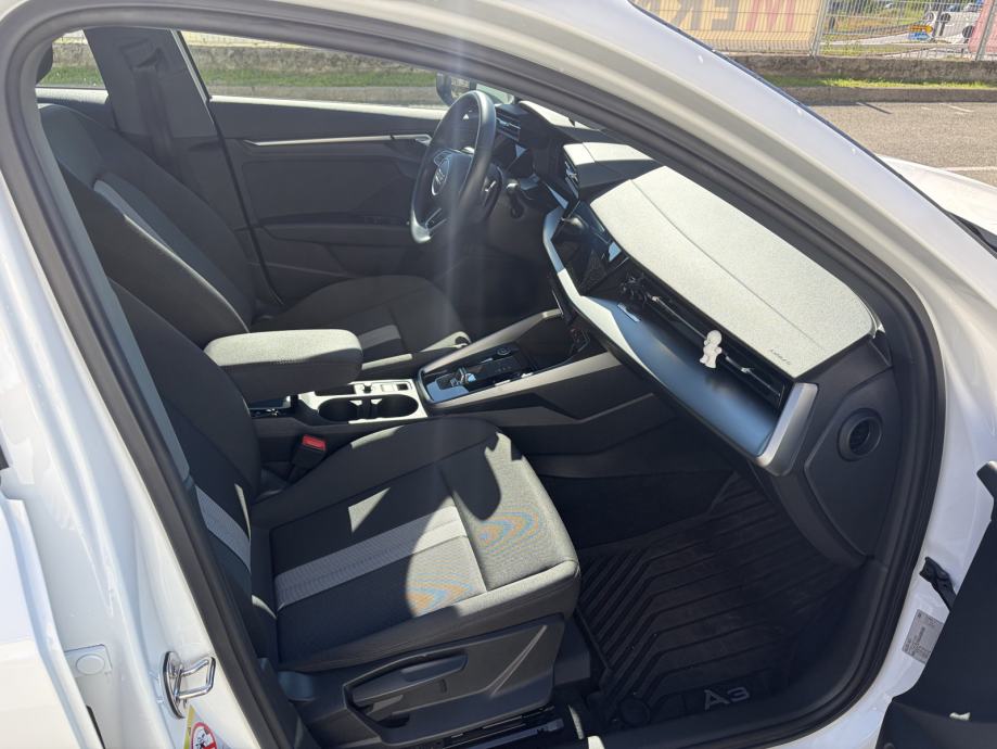 Audi A3 30 TFSI automatik, fotografija 6