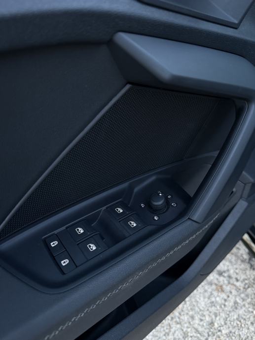 Audi A3 35 TDI S-TRONIC •3x S LINE, MATRIX, BLACK PAKET, ALU 19., fotografija 18
