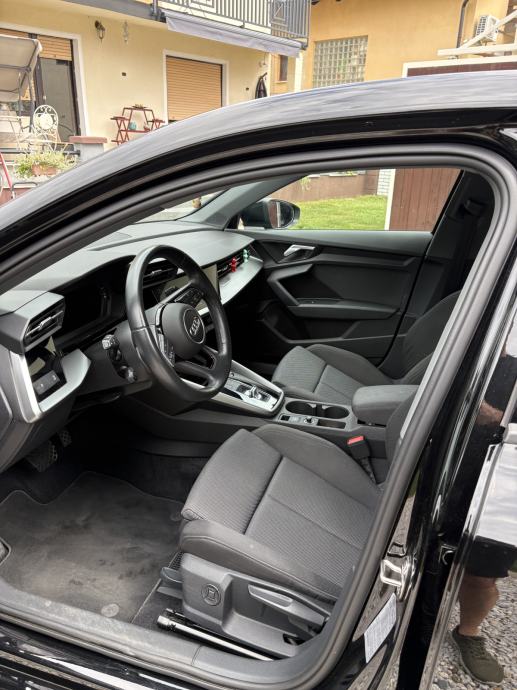 Audi A3 35 TFSI - LIMUZINA - 57.000KM - NOVA REG - ALU18 - NOVE GUME, fotografija 9