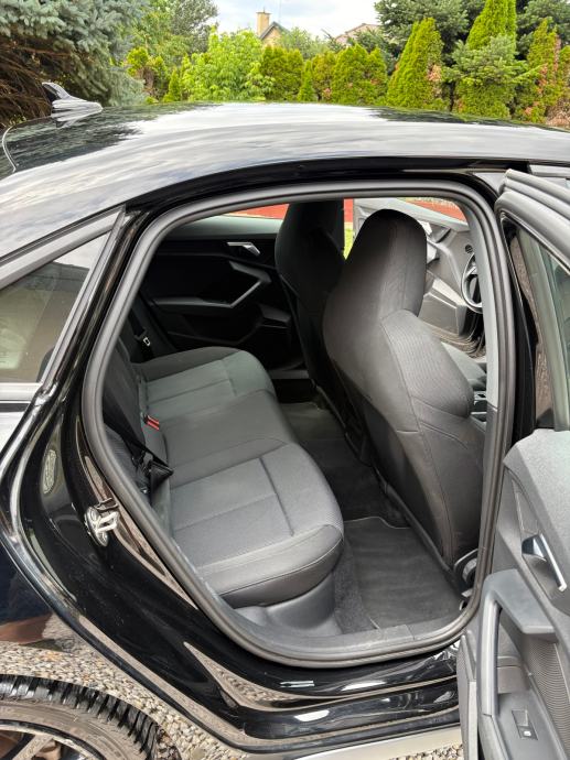 Audi A3 35 TFSI - LIMUZINA - 57.000KM - NOVA REG - ALU18 - NOVE GUME, fotografija 10