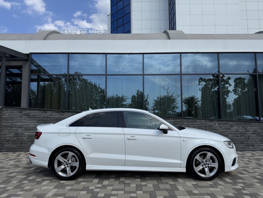 Audi A3 1,6 TDI - AUTOMATIK - S LINE FULL OPREMA - LIMUZINA - REDIZAJN, fotografija 10
