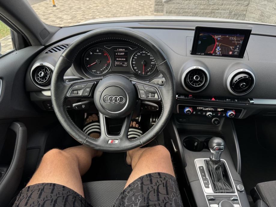 Audi A3 1,6 TDI - AUTOMATIK - S LINE FULL OPREMA - LIMUZINA - REDIZAJN, fotografija 12