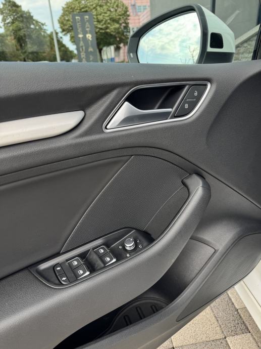 Audi A3 1,6 TDI - AUTOMATIK - S LINE FULL OPREMA - LIMUZINA - REDIZAJN, fotografija 17