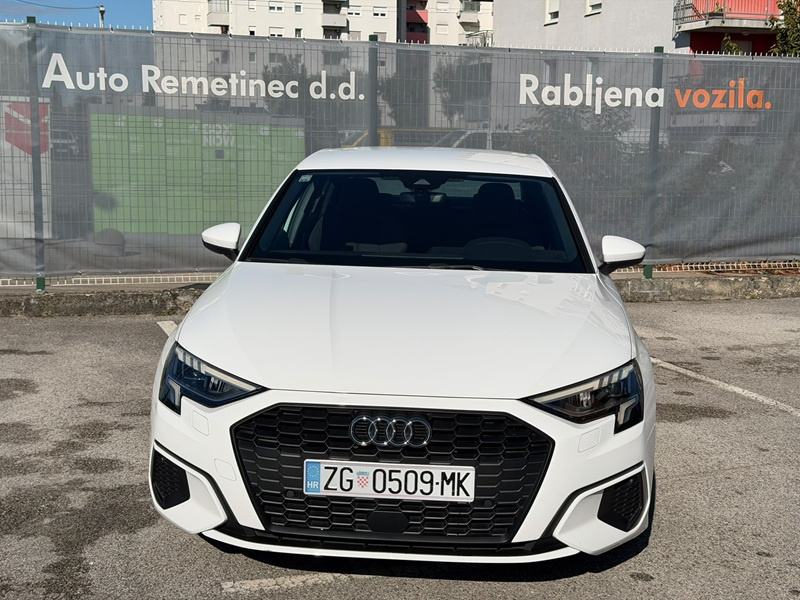 Audi A3 Lim 30 TFSI S-tronic Edition10 Black line, fotografija 5