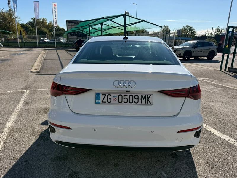 Audi A3 Lim 30 TFSI S-tronic Edition10 Black line, fotografija 6
