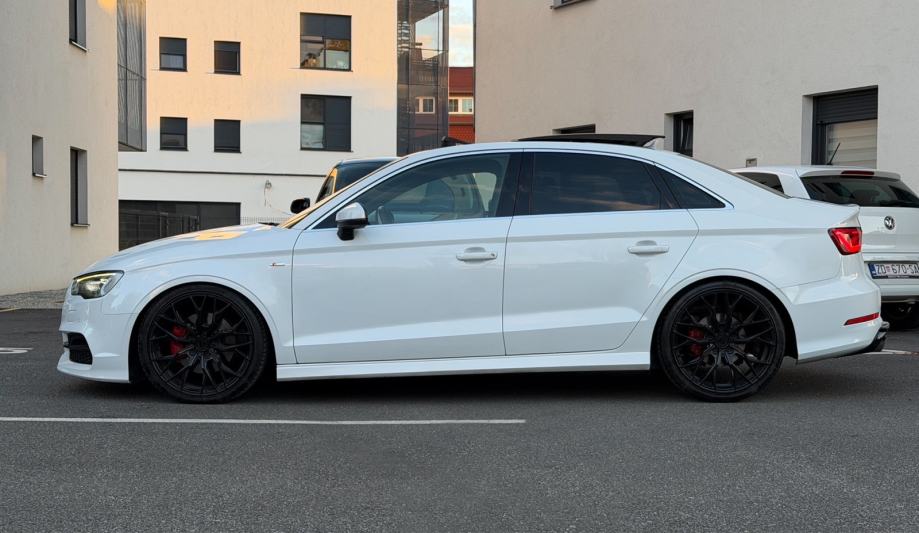 Audi A3 Limuzina 2.0 TDI S-Line Panorama Matrix, fotografija 4
