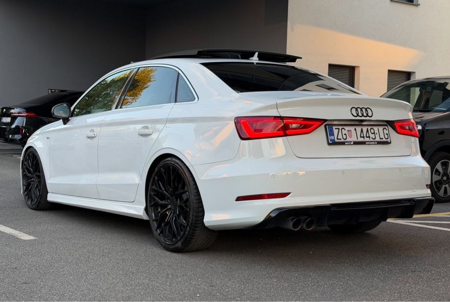 Audi A3 Limuzina 2.0 TDI S-Line Panorama Matrix, fotografija 5