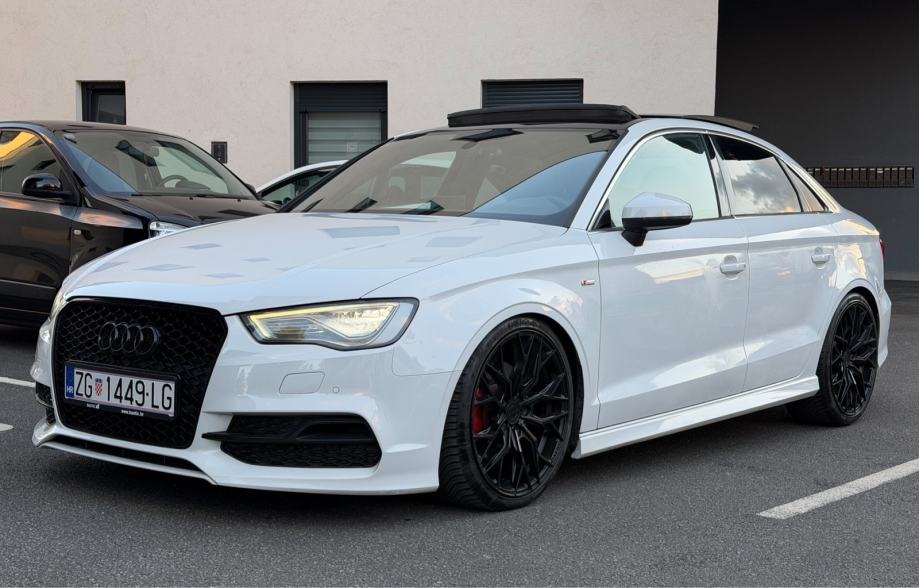 Audi A3 Limuzina 2.0 TDI S-Line Panorama Matrix, fotografija 3