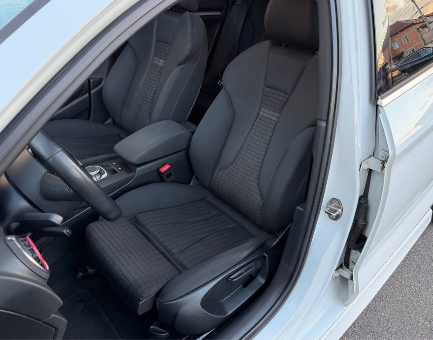 Audi A3 Limuzina 2.0 TDI S-Line Panorama Matrix, fotografija 13