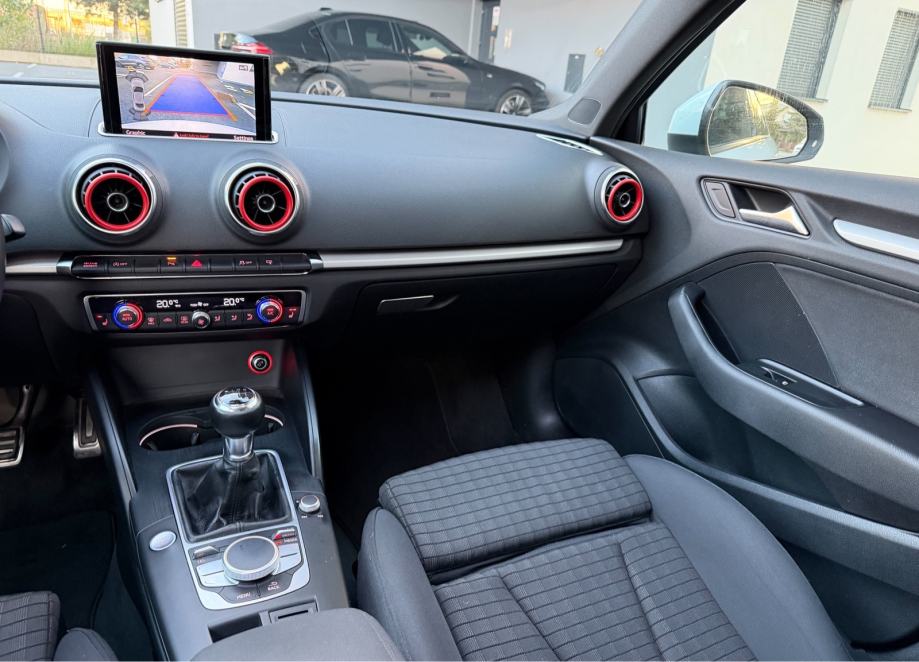 Audi A3 Limuzina 2.0 TDI S-Line Panorama Matrix, fotografija 17