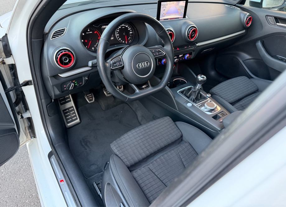Audi A3 Limuzina 2.0 TDI S-Line Panorama Matrix, fotografija 12