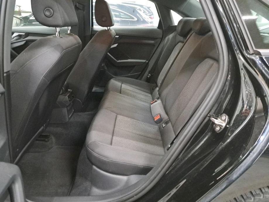 Audi A3 LIMUZINA 30 TDI, VIRTUAL,PARK.SENZ,NAVI,JAMSTVO 24MJ!, fotografija 4