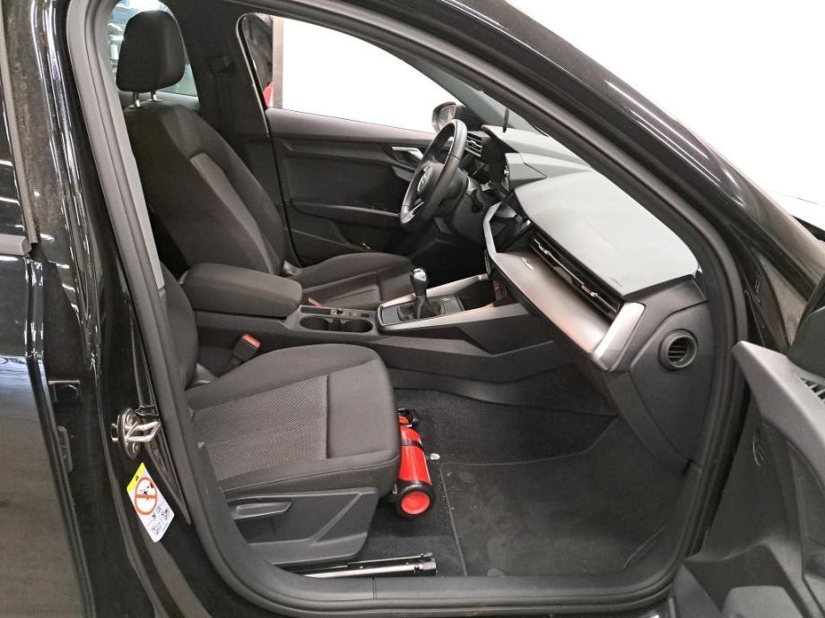 Audi A3 LIMUZINA 30 TDI, VIRTUAL,PARK.SENZ,NAVI,JAMSTVO 24MJ!, fotografija 9