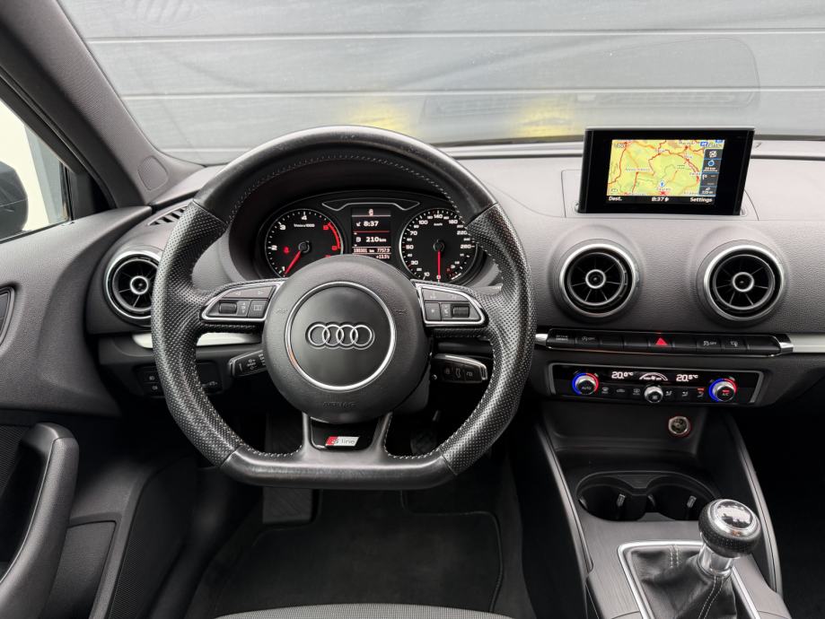 Audi A3 Sportback 1,6 TDI S line, fotografija 12