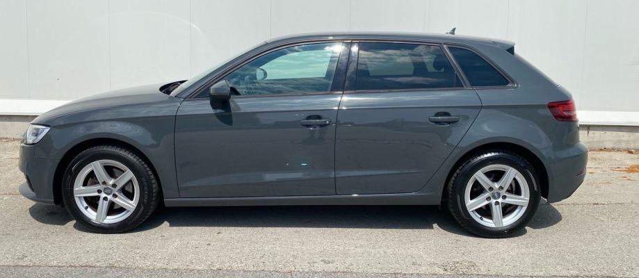 Audi A3 Sportback 1.6 TDI S-tronic*PDC*reg.3/2027. *Nove gume*JAMSTVO*, fotografija 5